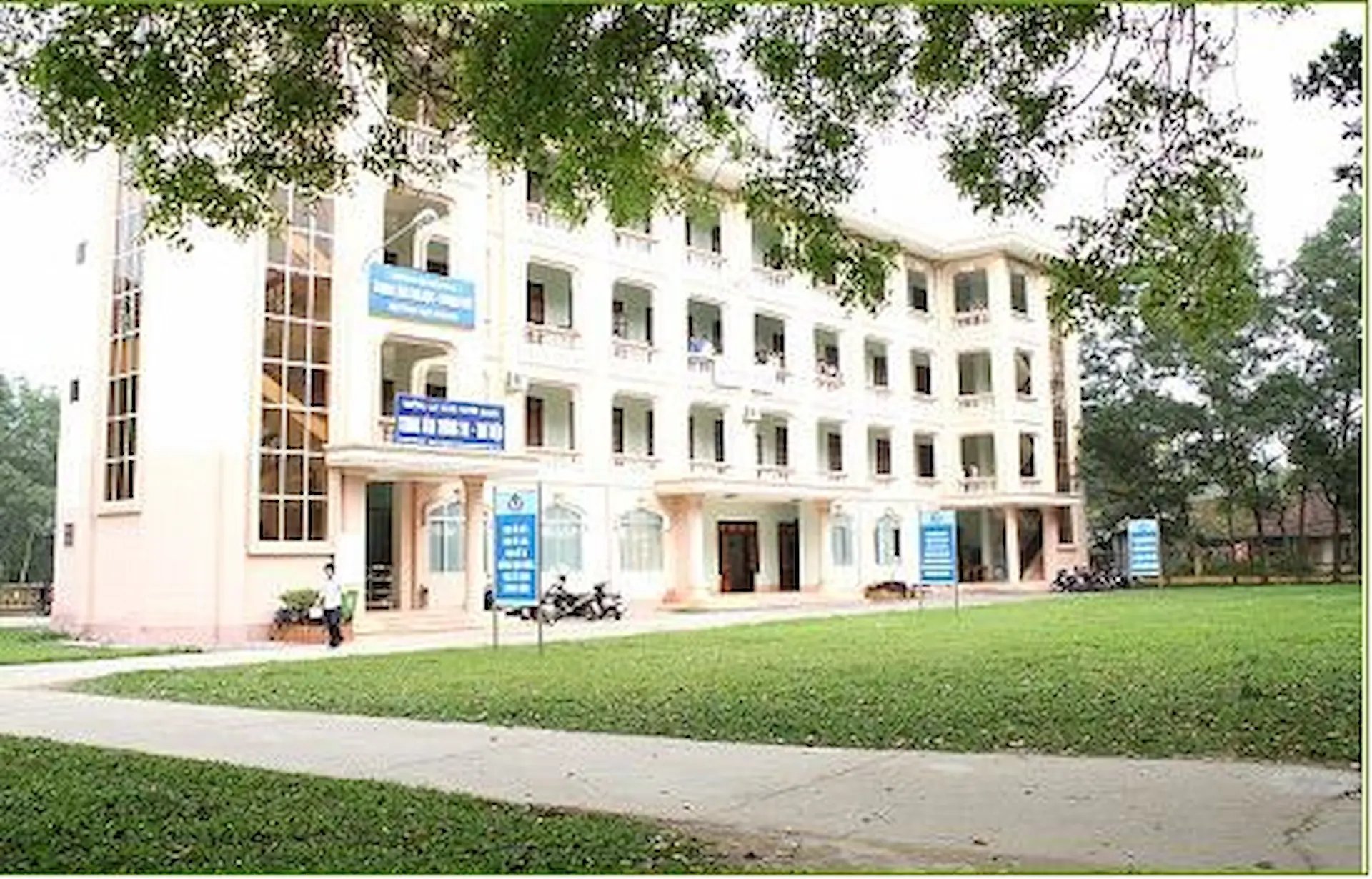 Đại học Tân Trào