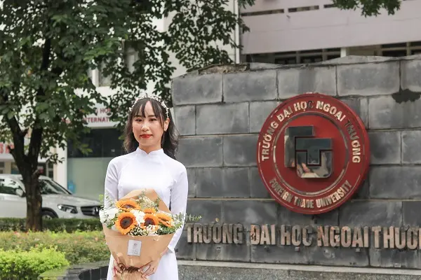 Thủ khoa đầu ra ĐH Ngoại thương chia sẻ bí quyết học tập đạt GPA 4.0c