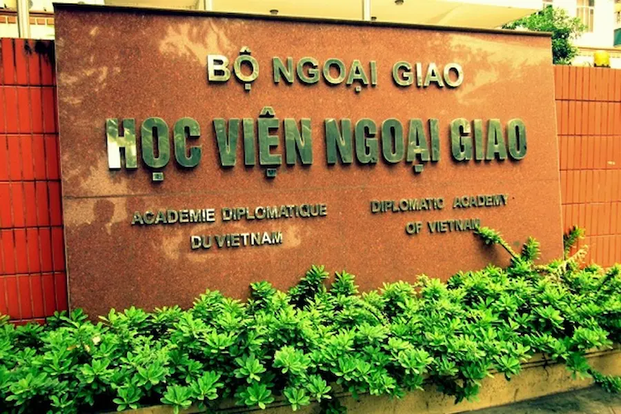 Dịch căng, nhiều trường đại học hoãn học trực tiếp vào phút chót