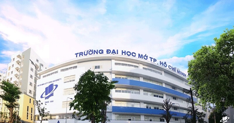 Điểm chuẩn Đại học Mở TP HCM năm 2024 giảm